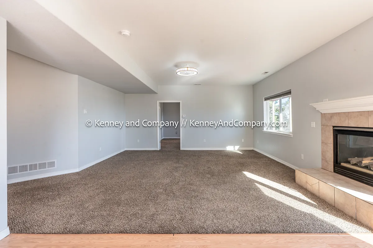 Building Photo - 4715 Paramount Pl