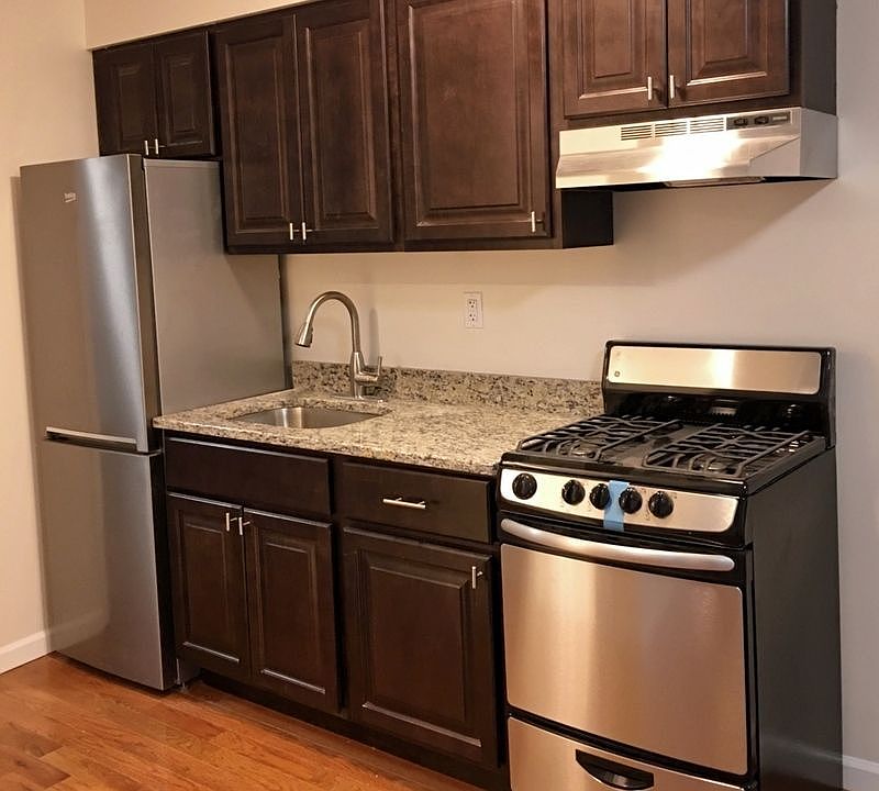 1st image of 3049 Crescent St APT H2a2