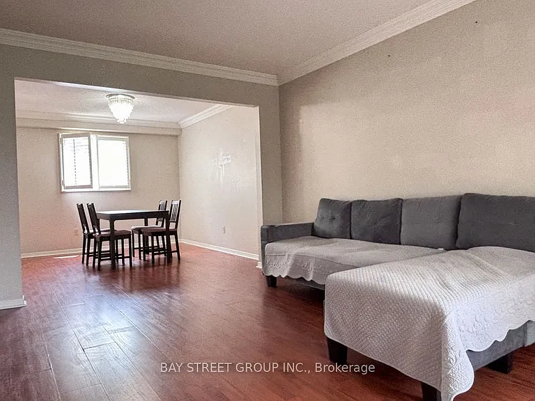 331 Green Ln — Photo 11