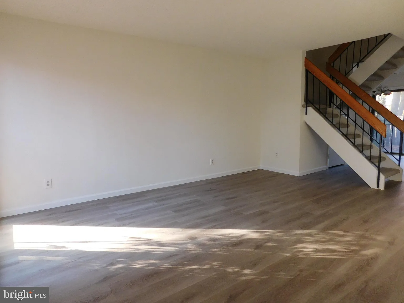 3 bed, 2.5 bath, 1197 sqft, $2,650 — Photo 3