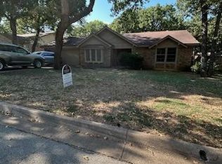 6805 Shadydale Dr, North Richland Hills, TX 76182