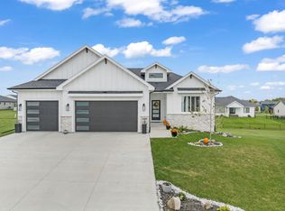 1108 NE Forest Ridge Ct, Ankeny, IA 50021