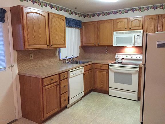 4th image of 237D Huntington Dr