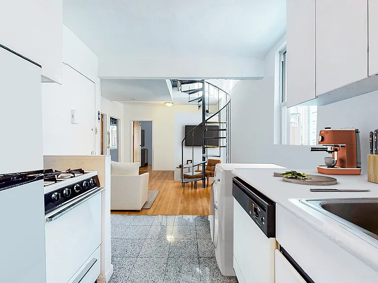 232 E 74th St #PHB — Photo 8