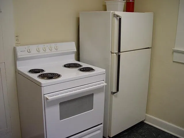 319 S Witt St #UPSTAIRS — Photo 5