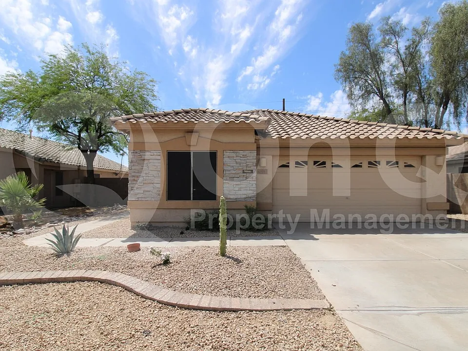 624 S 108th Pl