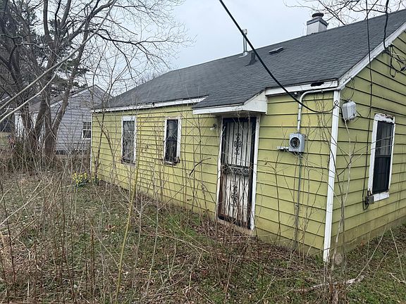 2nd image of 427 W Brooks Rd