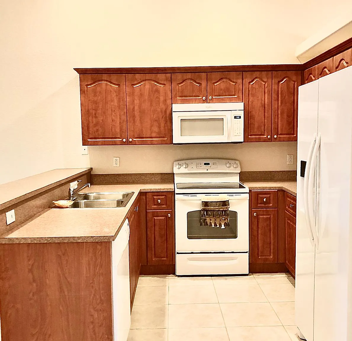 2 bed, 1053 sqft, $1,700 — Photo 3