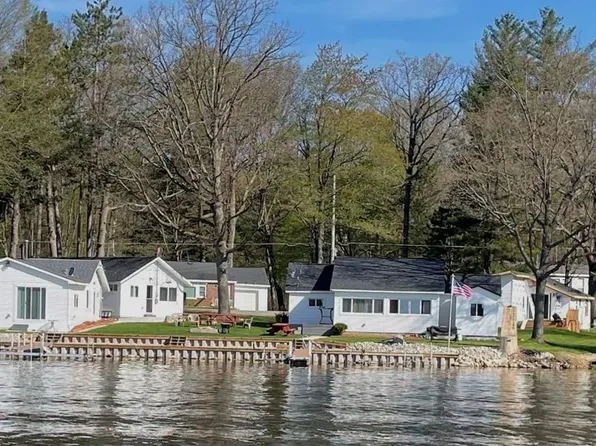 1249 N Crooked Lake Dr, Lake, MI 48632