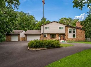 16557 Grove Creek Cir, Pecatonica, IL 61063