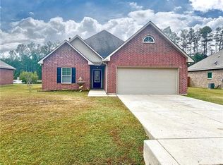 221 Trenton Dr, Mandeville, LA 70471
