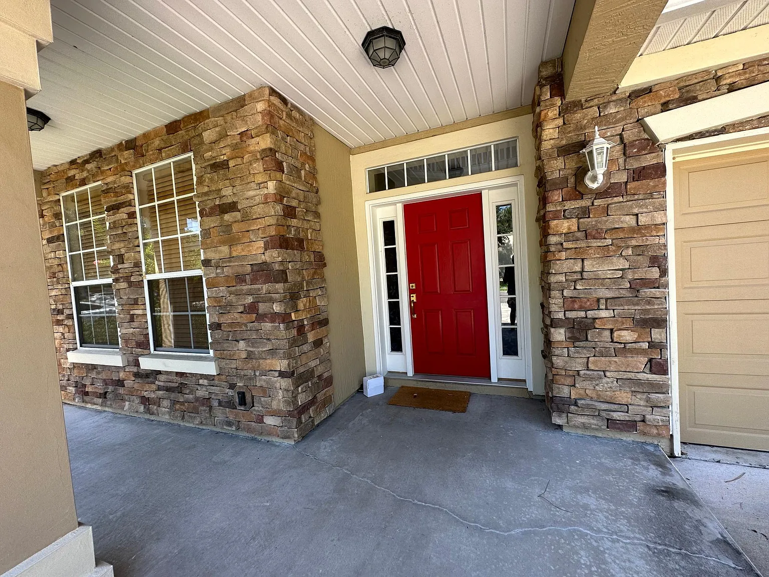 4 bed, 3.5 bath, 3517 sqft, $3,400 — Photo 2