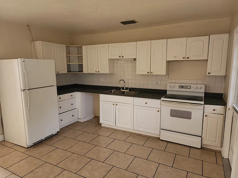 4806 Mineola St — Photo 4