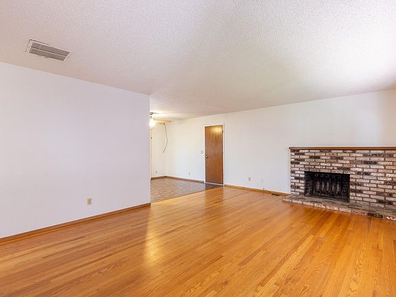 5th image of 2282 - 2284 3rd Street