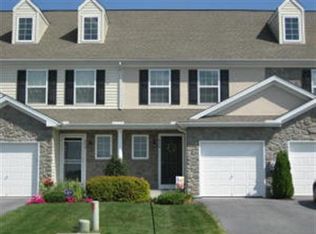 240 Lakeside Xing, Mount Joy, PA 17552