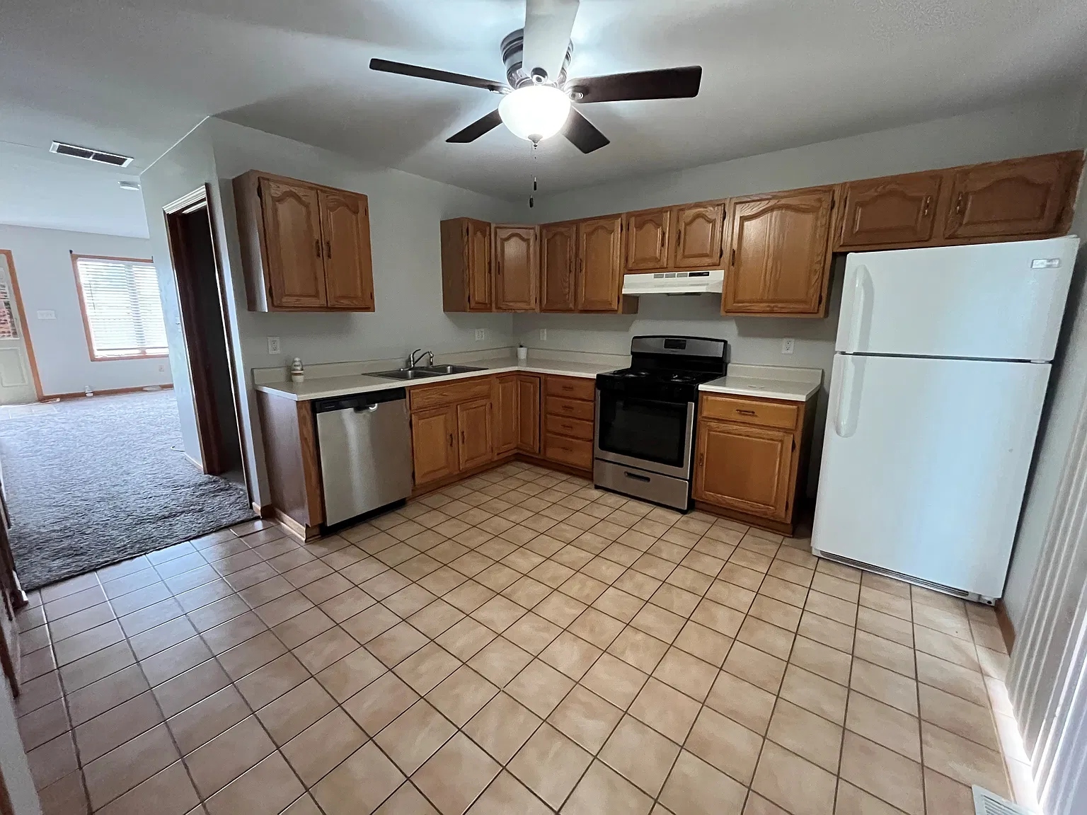 2 bed, 1.5 bath, 1152 sqft, $1,675 — Photo 2