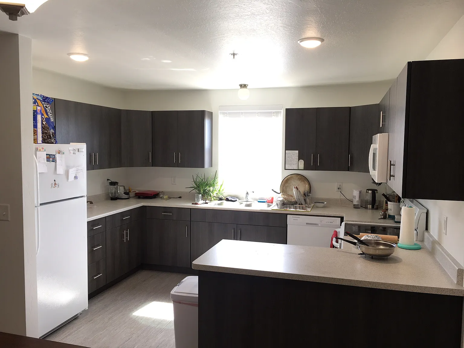 4 bed, 2.5 bath, 1400 sqft, $1,700 — Photo 3