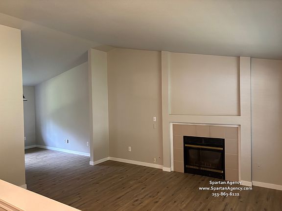 4th image of 13417 To 13419 107th Avenue Ct E #13419
