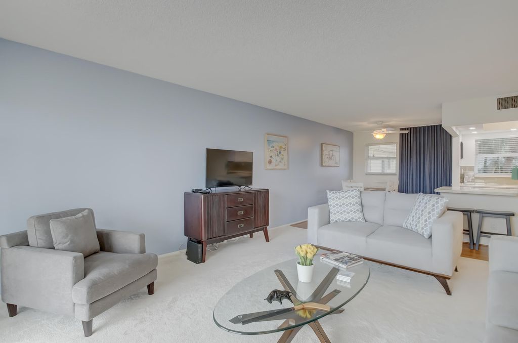 801 S Federal Highway #308, photo 3