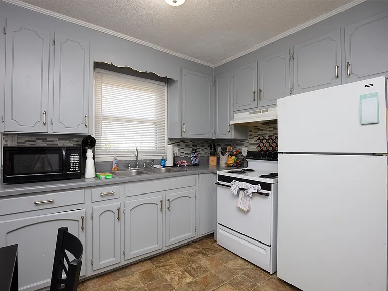 812 Riviera Dr #810 — Photo 7