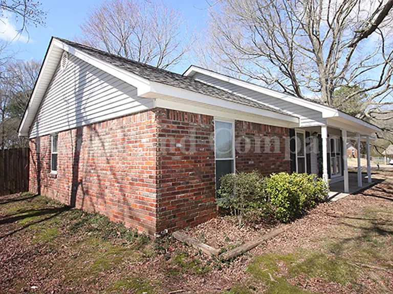 5901 Tishomingo Dr — Photo 2