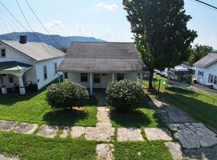 628 Cantrill St, Irvine, KY 40336
