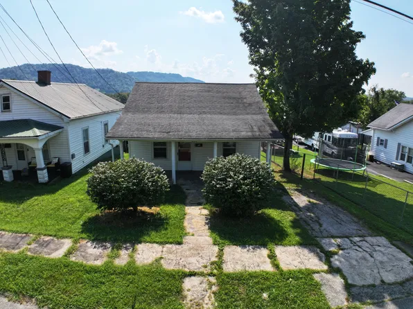 628 Cantrill St, Irvine, KY 40336