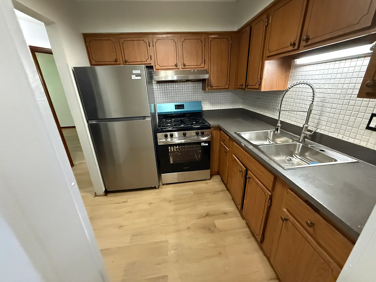 2 bed, 800 sqft, $1,575 — Photo 4