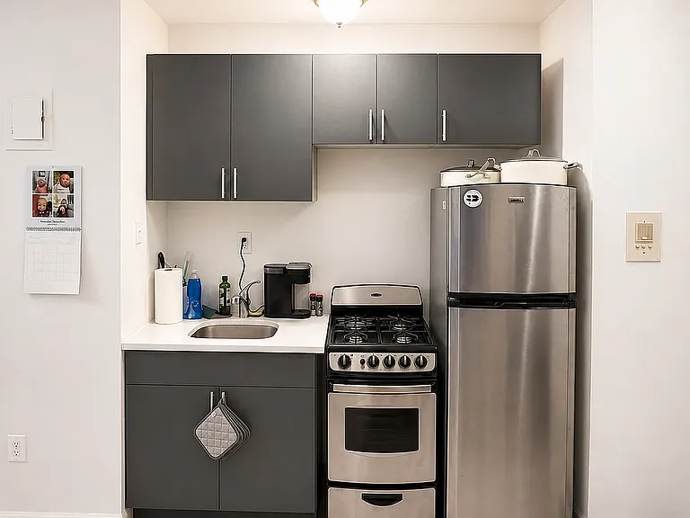 206 E 81st St #3B — Photo 3