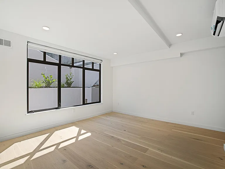 1335 Larkin St #203 — Photo 17