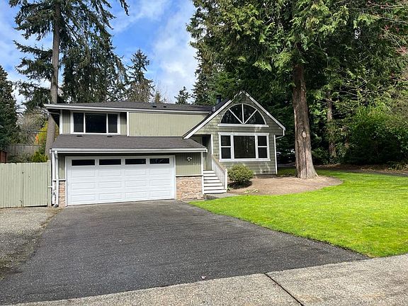 2nd image of 9509 117th Pl NE