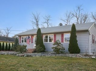 7 Railroad Pl, Bridgewater, NJ 08807