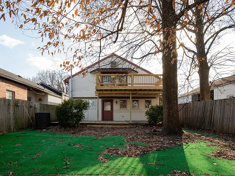 919 Franklin St — Photo 33