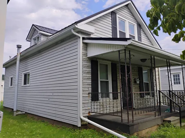 143 N 1st Ave, Paden City, WV 26159