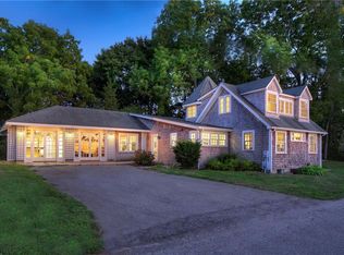 31 Bayview Ave, Portsmouth, RI 02871