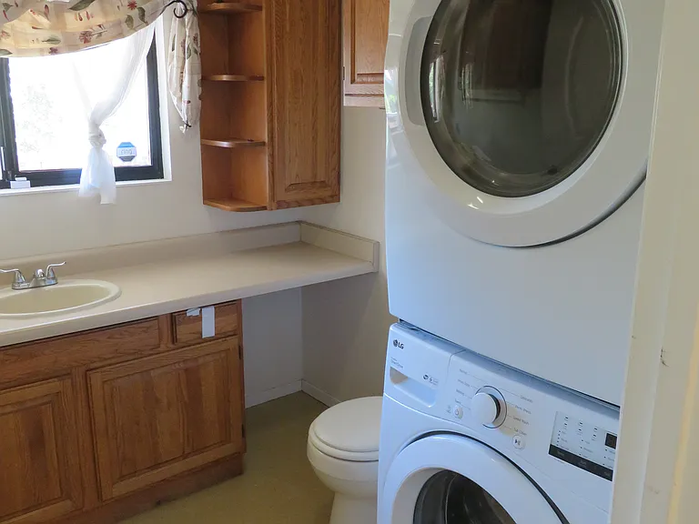 886 Stonehaven Dr — Photo 23