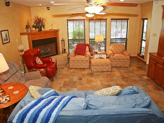 5th image of 1120 Chaparral Dr