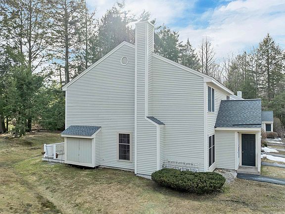 3rd image of 25 Woodland Green