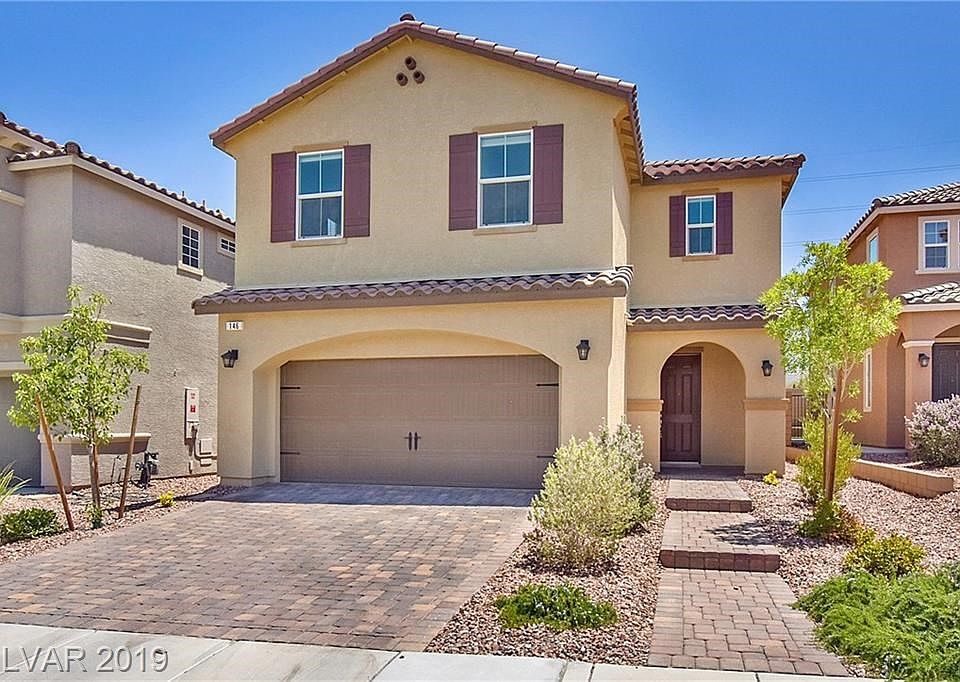 FRONT,LOTS OF PAVERS