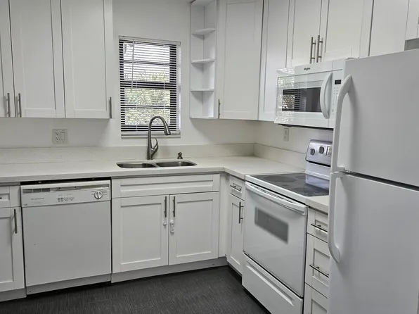 9440 SW 8th Street #412, Boca Raton, FL 33428