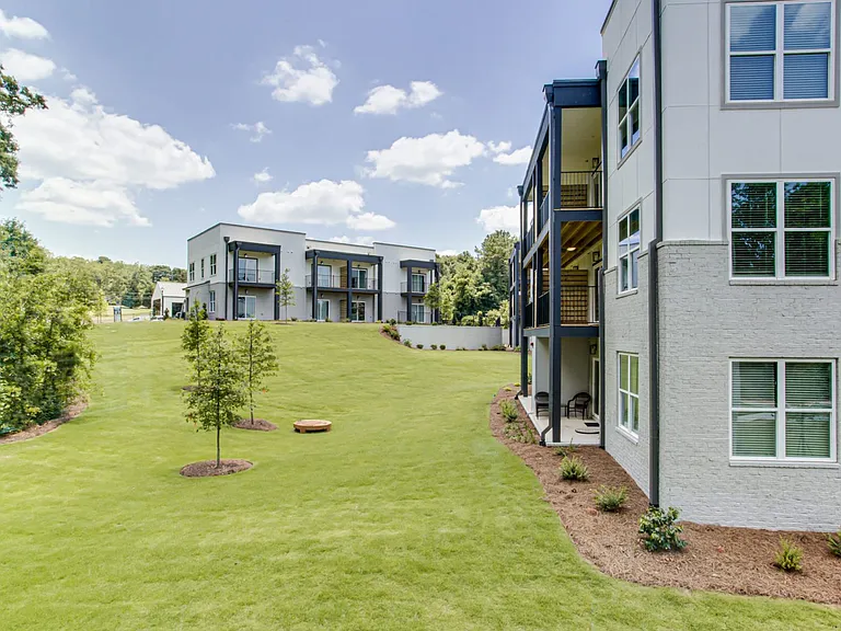 Wisteria Ridge — Photo 2