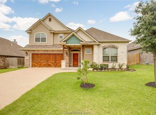 4025 Crestmont Dr, College Station, TX 77845