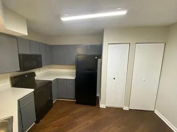 2nd image of 889 Hamilton Dr #778D
