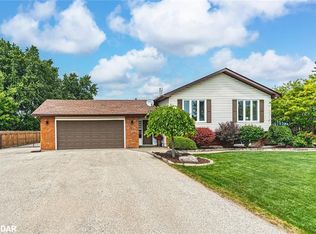 93 Sydenham St, Essa, ON L0M1B0