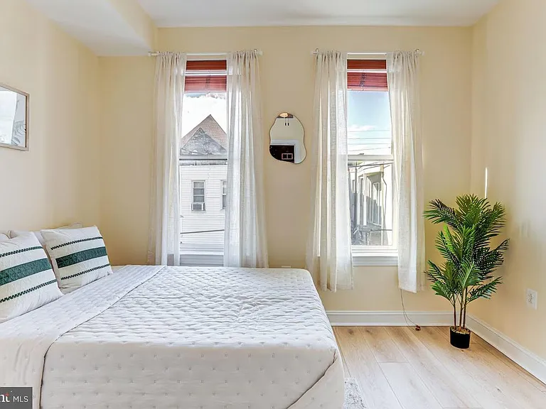 1146 S Dorrance St — Photo 9