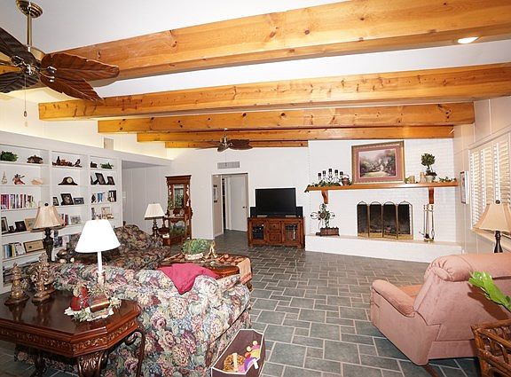 2nd image of 1509 Englewood Ln