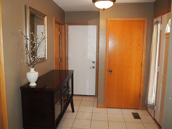 3rd image of 7736 Northfield Ln