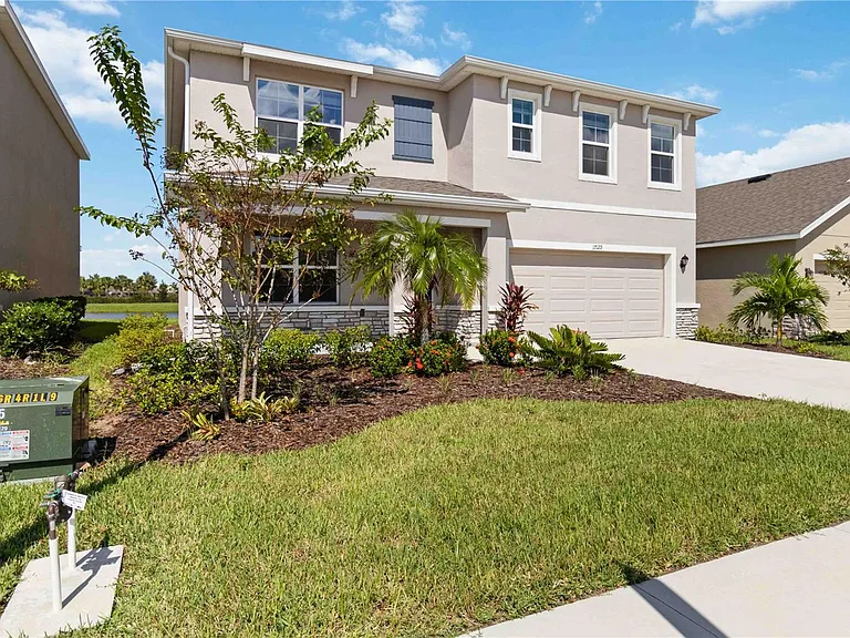 17129 Reserva Dr — Photo 2