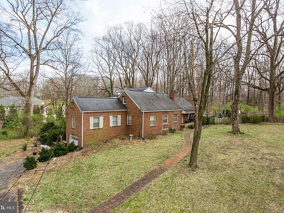 2nd image of 8808 Old Dominion Dr