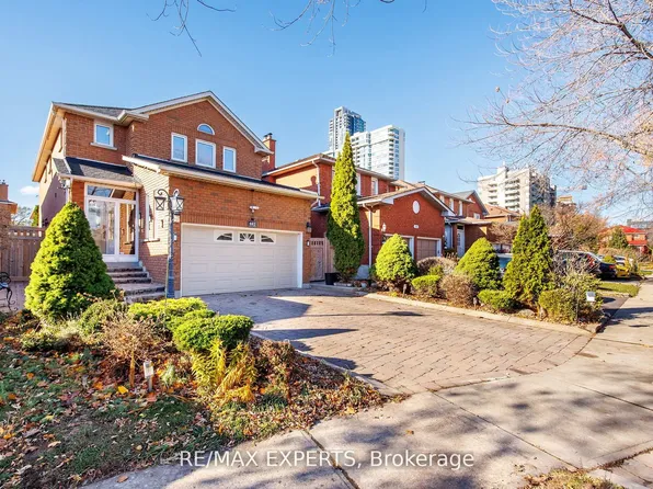 482 Malaga Rd, Mississauga, ON L5B 3W2